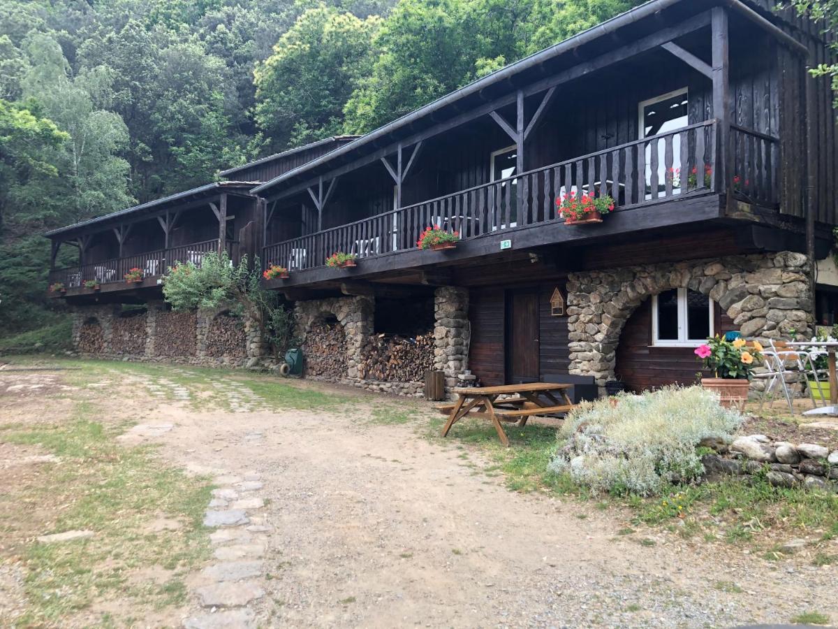 Отель Le Sentier Des Arches Beaumont  Экстерьер фото